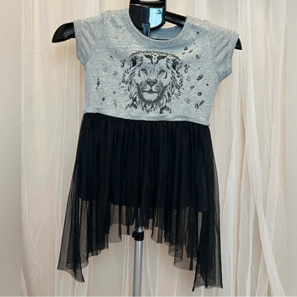 Disney ‘D-Signed’ Lion Top